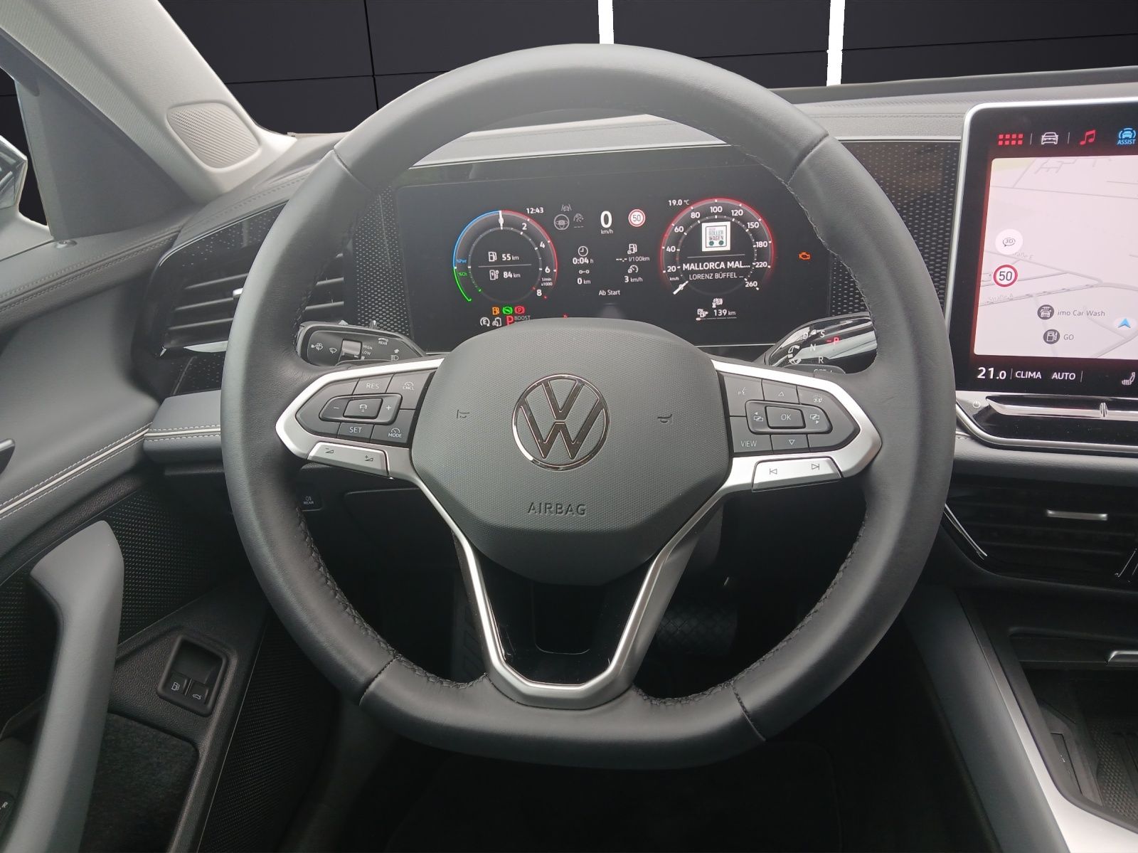 Fahrzeugabbildung Volkswagen Passat eHybrid Business DSG LED Navi AID ACC RFK