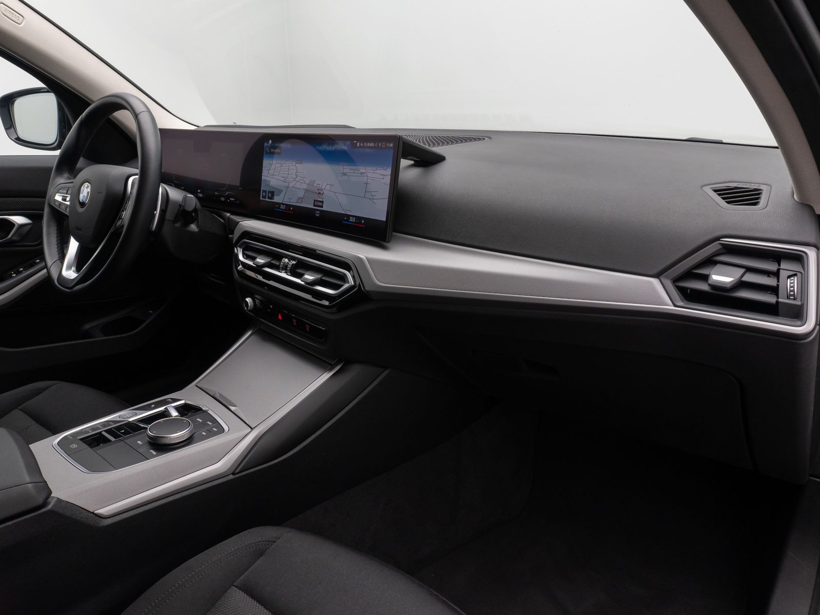 Fahrzeugabbildung BMW 320d CockpitPro PDC GeschwindigReg DAB Sitzhzng