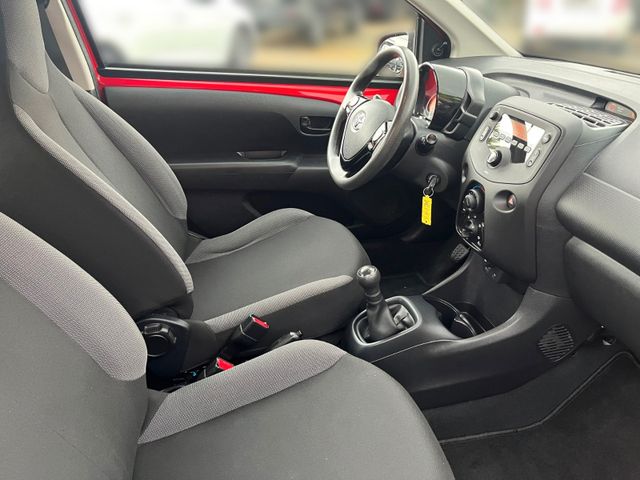 Toyota Aygo AYGO 1,0 Klima & Radio ,wenige Kilometer