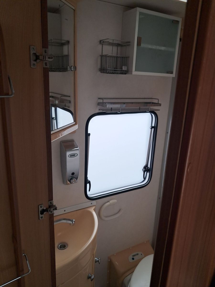 Fahrzeugabbildung Carado T 345 Fahrradträger,Radio,Heckbad