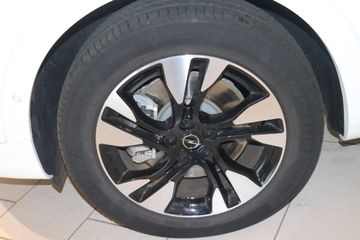 Fotografie des Opel Grandland (X) Grandland Plug-in-Hybrid 1.6 DI AT Elegance
