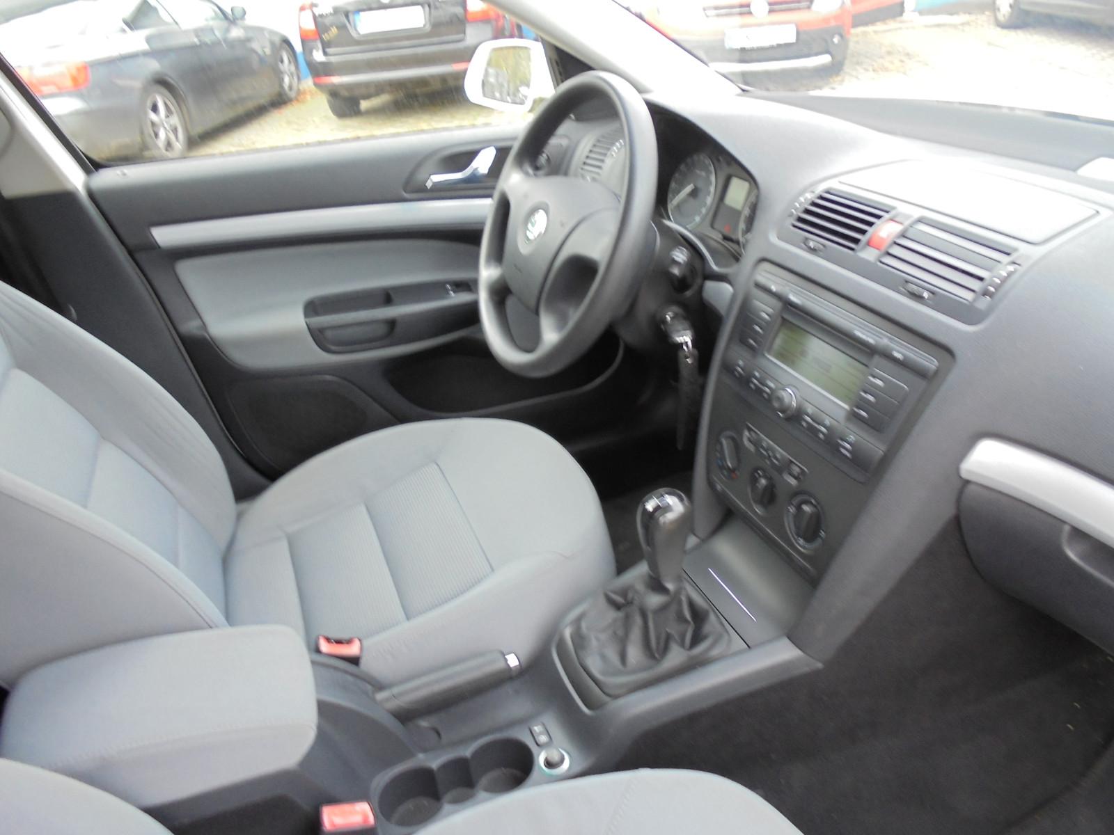 Skoda Octavia 2006 — фото 14