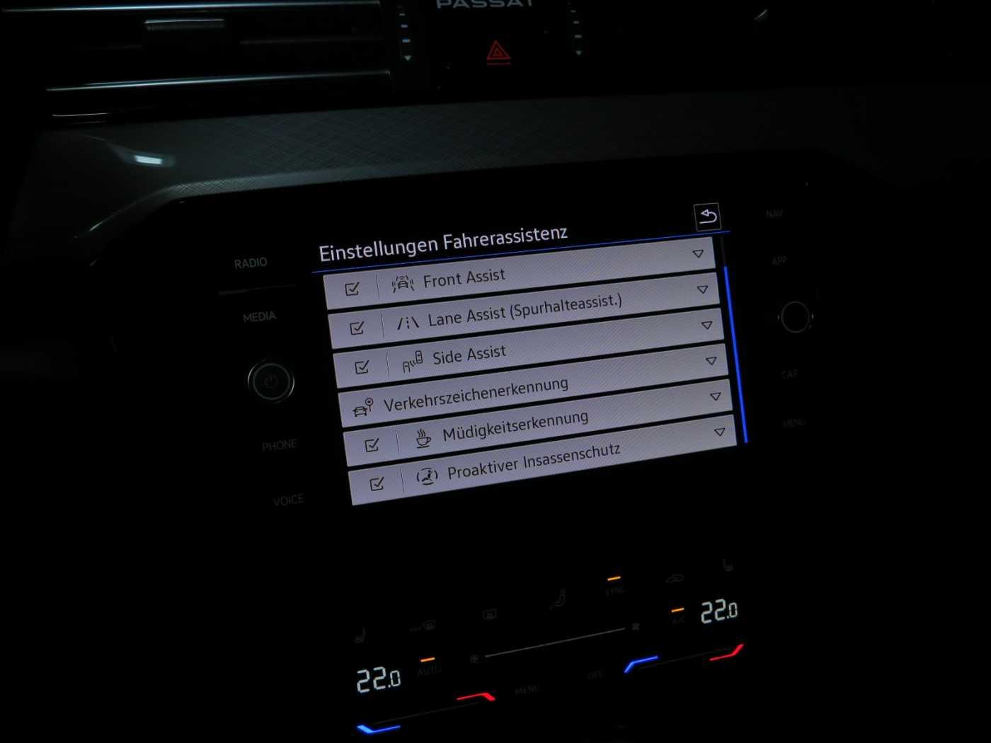 Volkswagen Passat Variant 2.0 TDI SCR DSG7 Business Navi