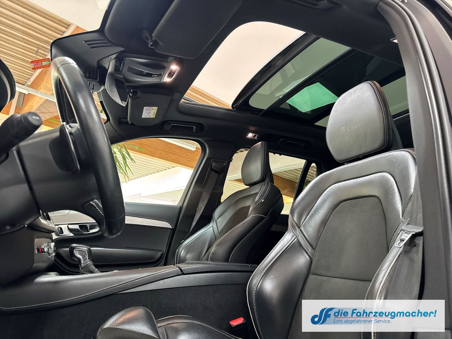 Fahrzeugabbildung Volvo XC90 R Design AWD T6 E6 HUD StandHZG Navi Leder