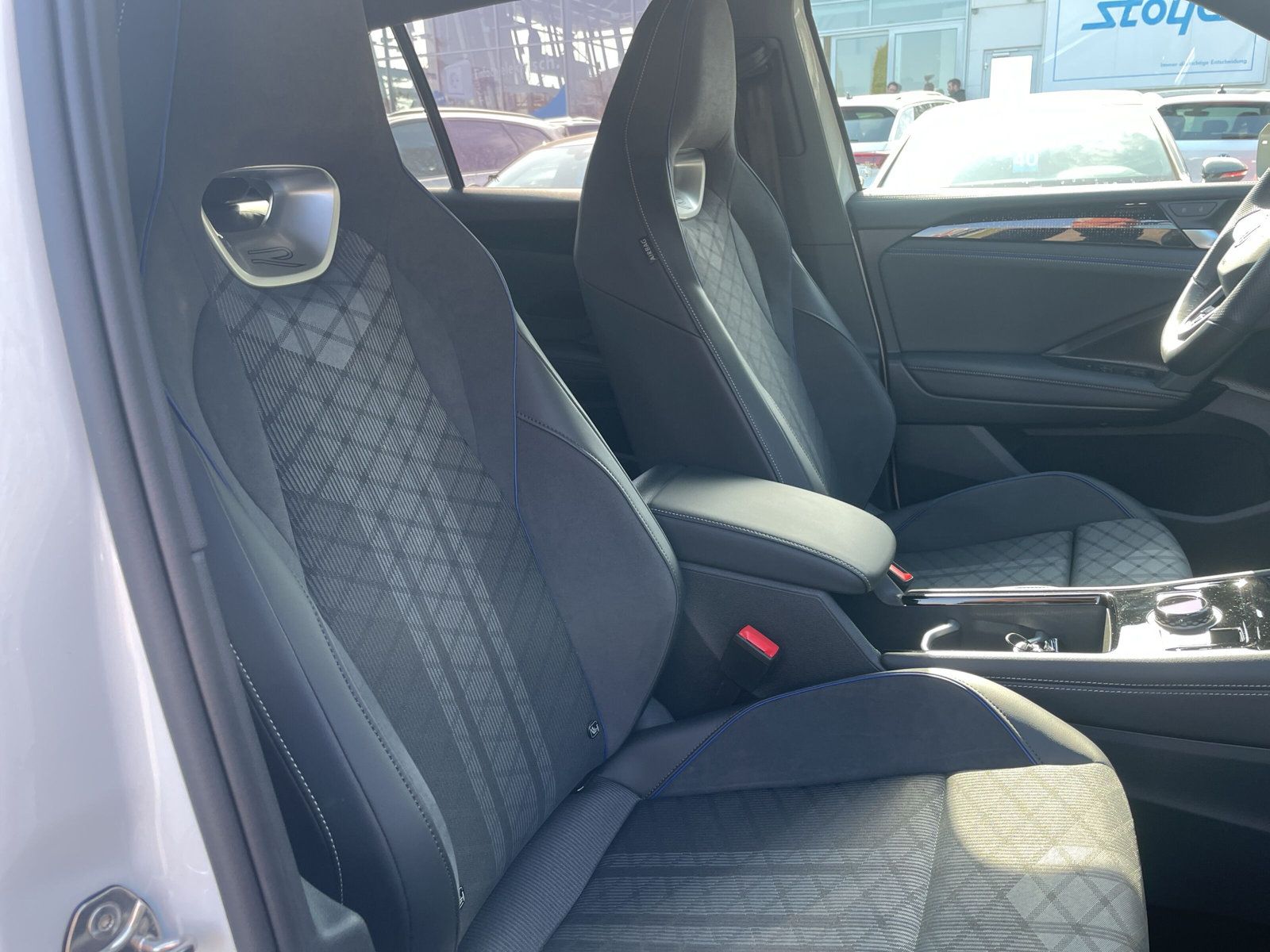 Tiguan R-line TDI DSG Matrix AZV Kamera