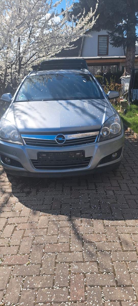 Opel Astra, 2010