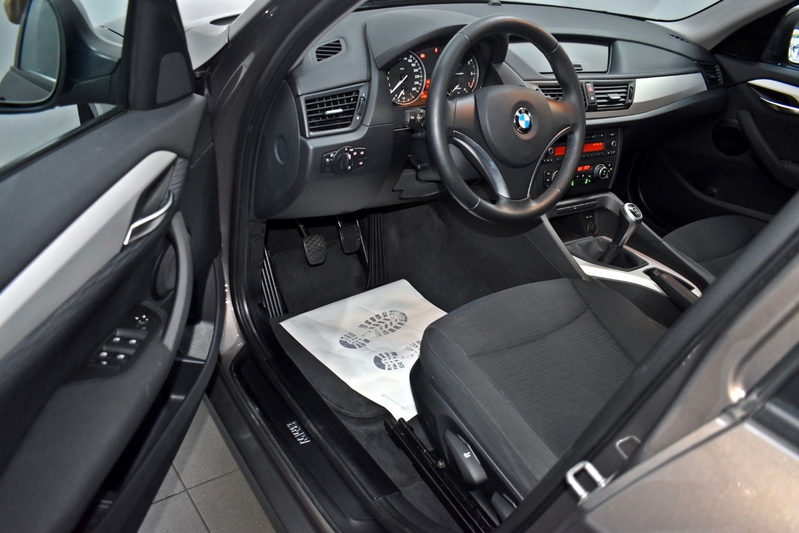 Fahrzeugabbildung BMW X1 18 i sDrive, Panorama-SD,PDC,Shzg.