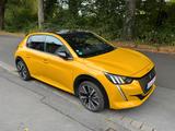 Peugeot 208 e- GT Pack+Panorama+CCS - Peugeot 208 mit Elektro-Antrieb: Automatik