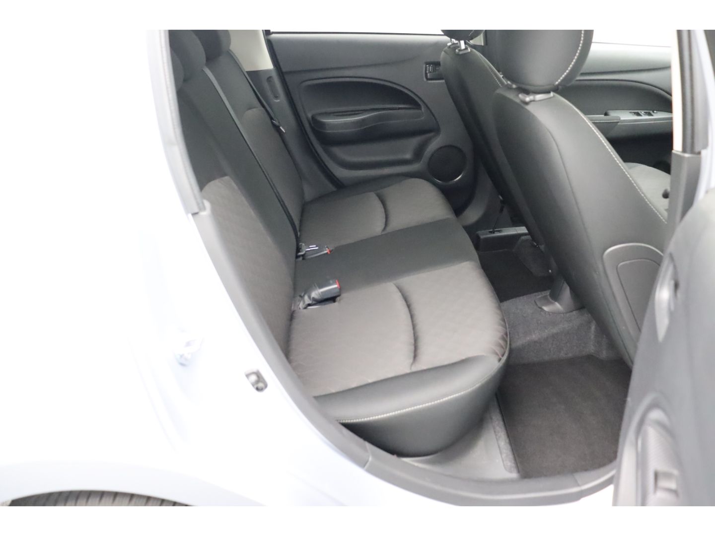 Fahrzeugabbildung Mitsubishi Space Star 1.2 Select+ Kamera  AppleCP DAB SHZ