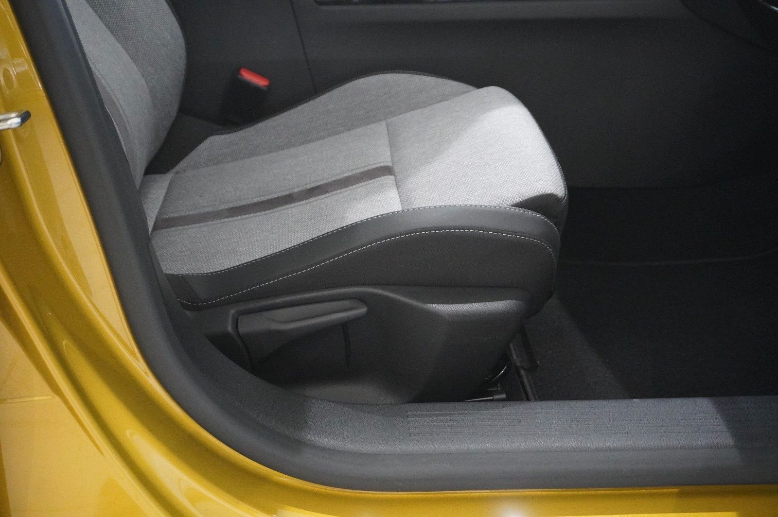 Fahrzeugabbildung Opel Astra L Lim. 1.6 HYBRID ELEGANCE NAVI/LED/SH/AHK