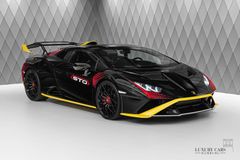 Lamborghini Huracán STO BLACK/YELLOW/RED ON STOCK