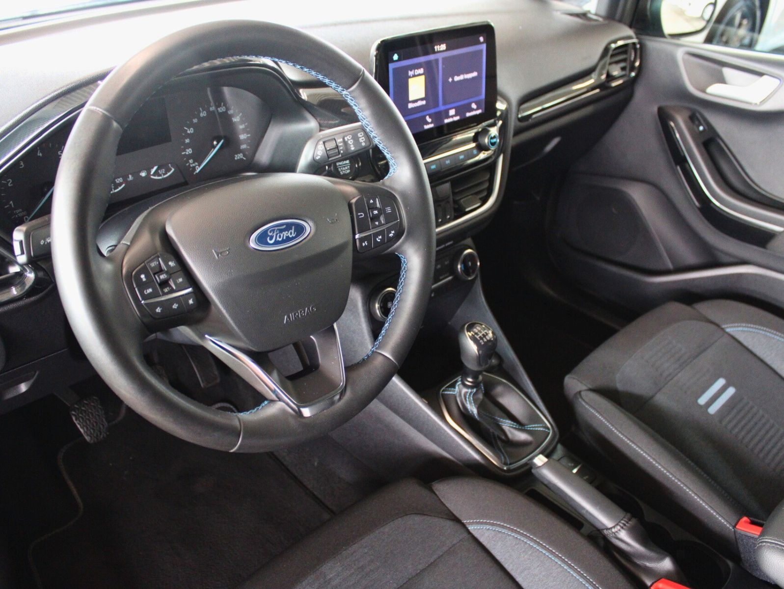 Fahrzeugabbildung Ford Fiesta Hybrid Active X LED ACC Winter + Park Pak