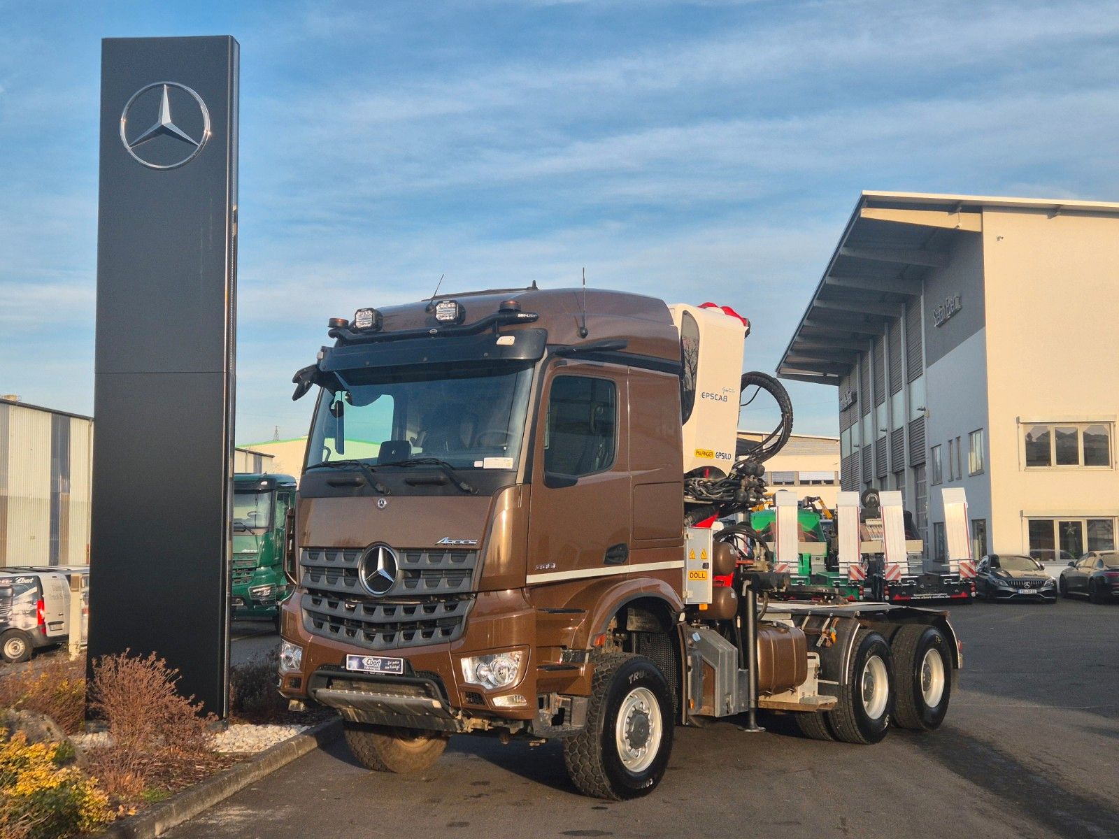Fahrzeugabbildung Mercedes-Benz Arocs 3351 LS 6x6 Palfinger S260Z96 Y Crane