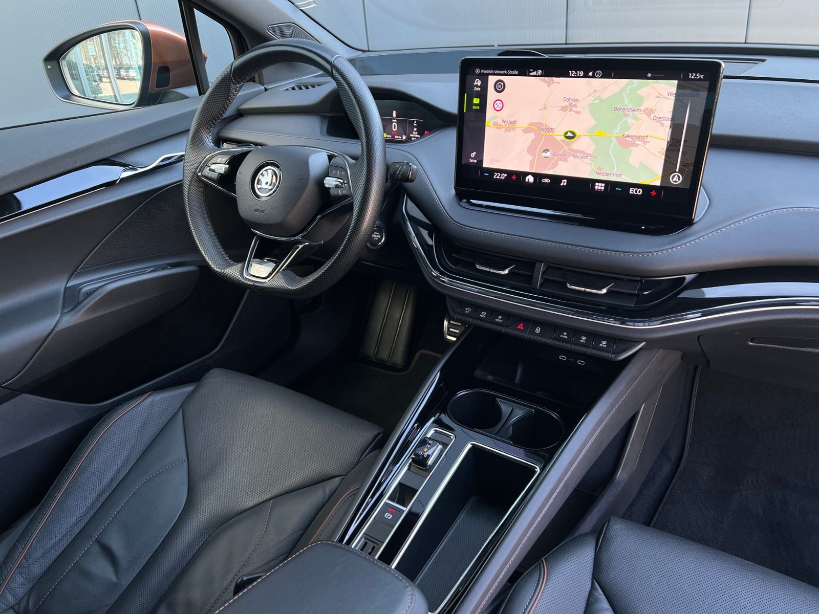 Fahrzeugabbildung SKODA Enyaq iV 80 Founders Edition *Wärmepumpe, Navi,