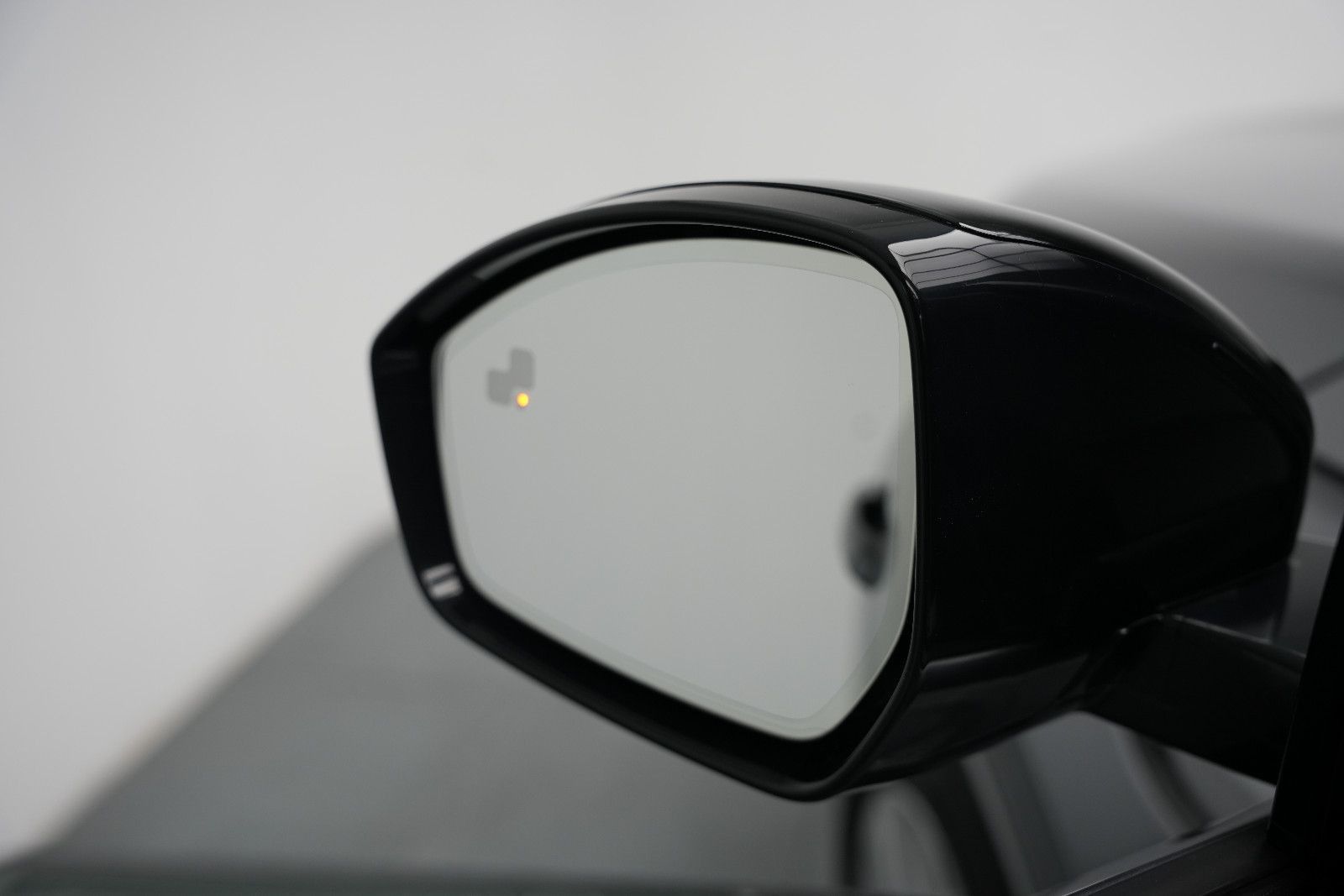 Fahrzeugabbildung Land Rover Discovery Sport /R-Dynamic/LED/R-Cam/Leder/AHK/