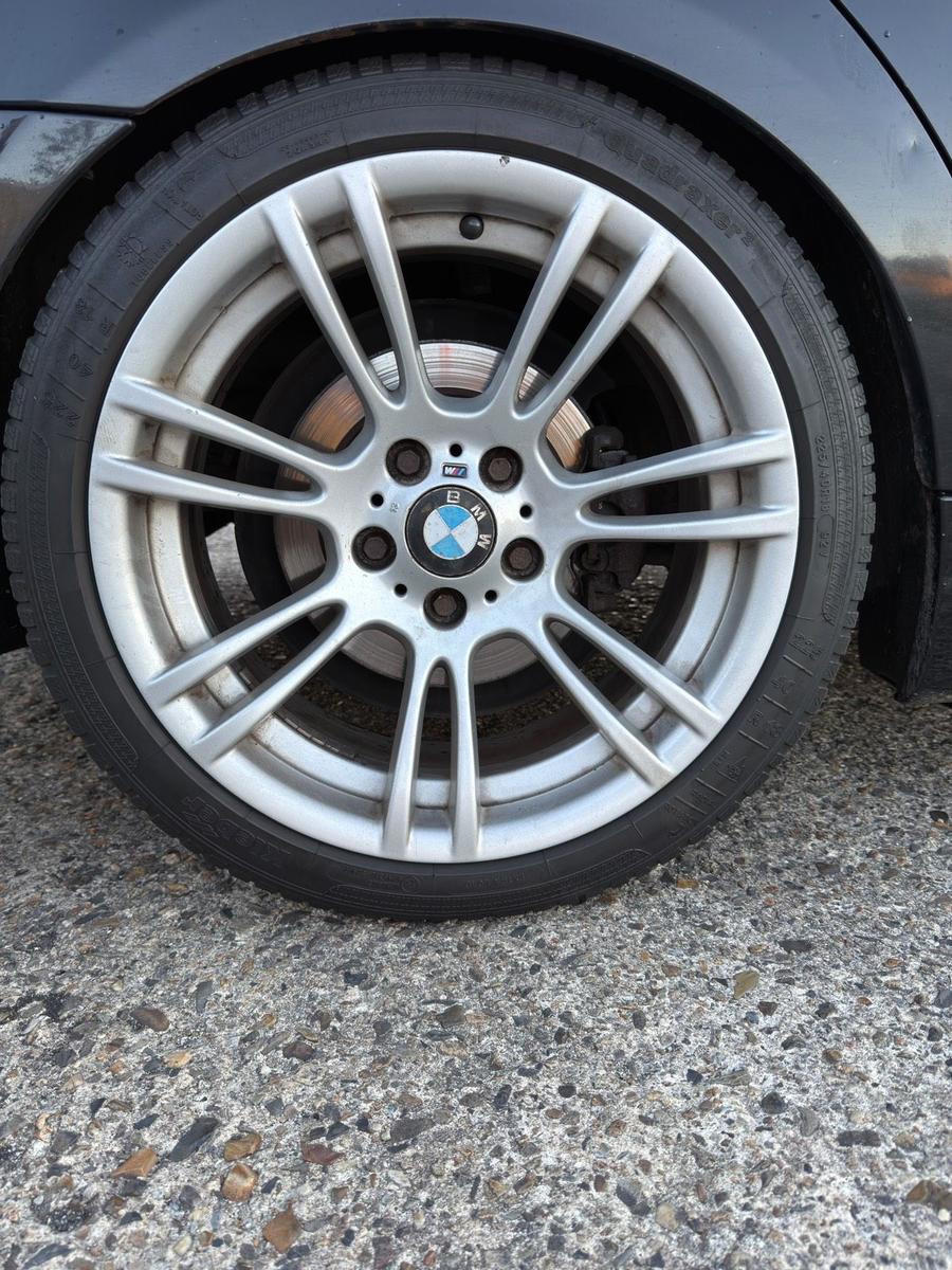 BMW 320 2009 — photo 13