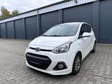 Hyundai i10 FIFA World Cup Edition Lenkradheizung/USB/ - Hyundai i10 Gebrauchtwagen in Essen