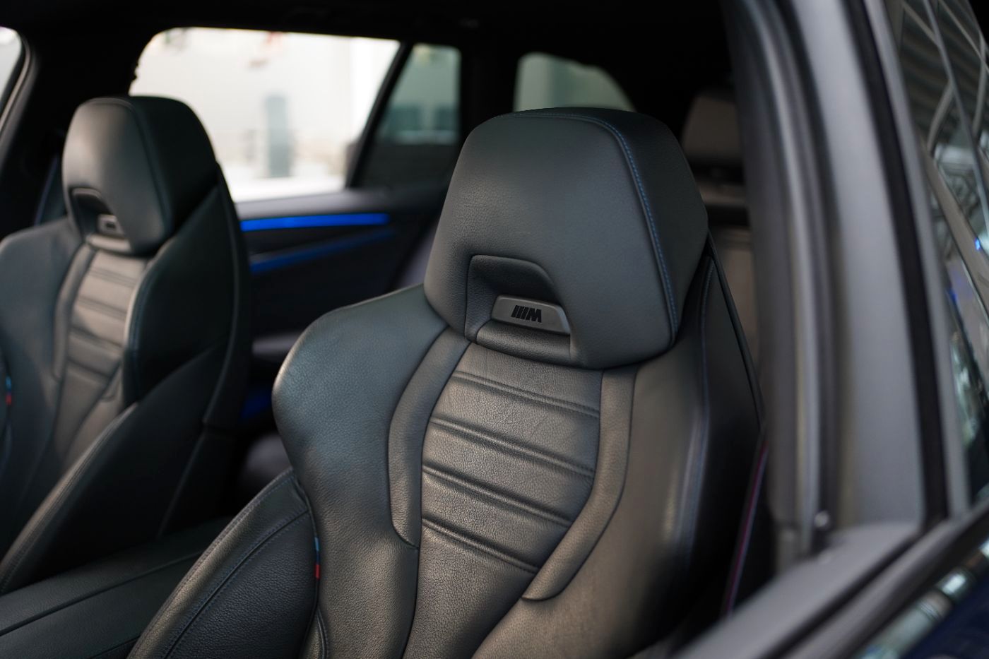 Fahrzeugabbildung BMW 540d xDri M-Sport Laserlicht+Glasdach+Standheiz+