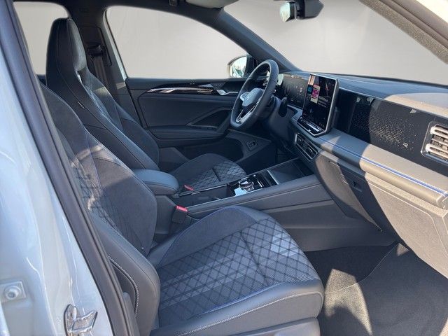 Fahrzeugabbildung Volkswagen Tiguan 1.5eTSI DSG R-Line AHK+PANO+KEYLESS+NAVI+