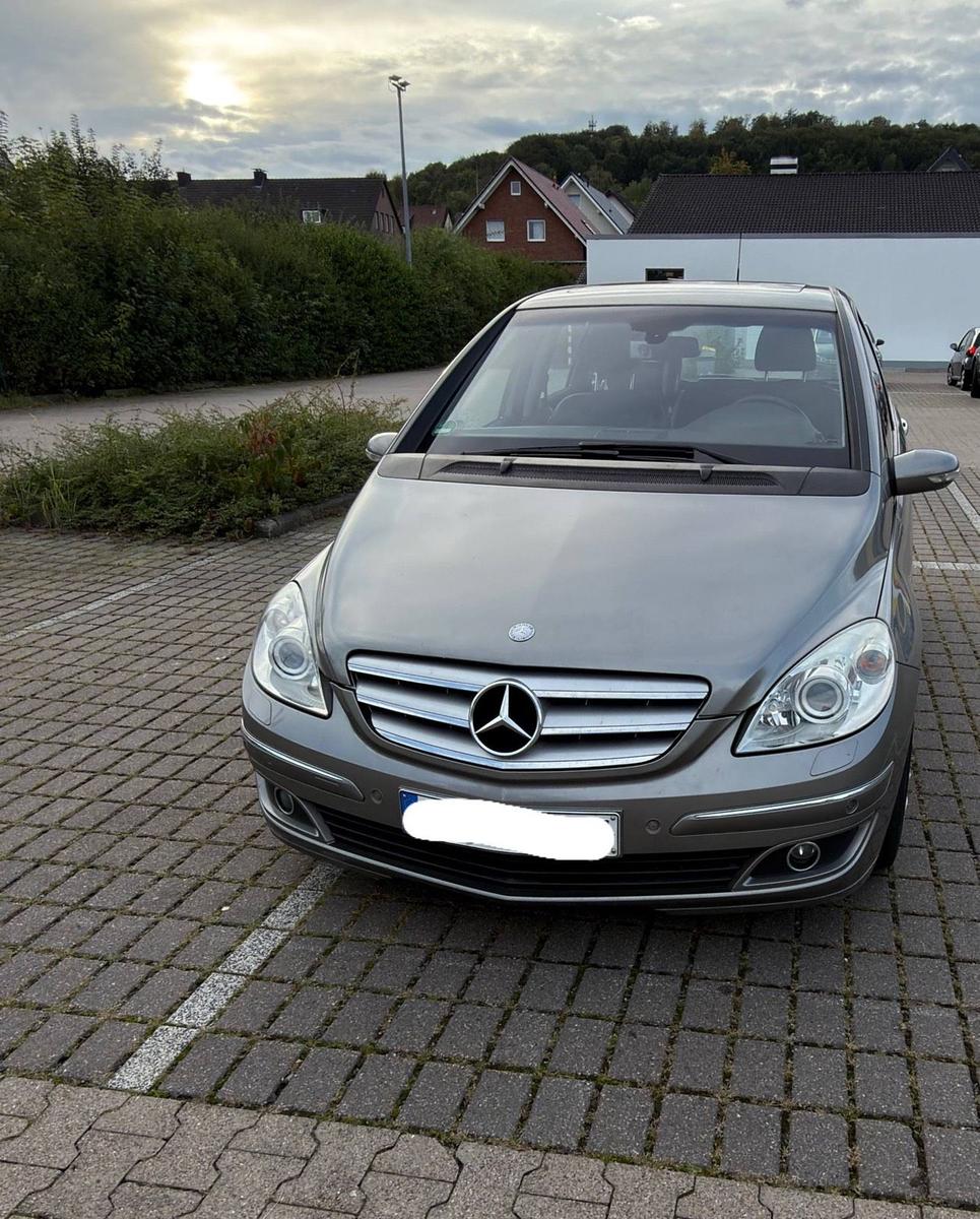 Mercedes-Benz B 200