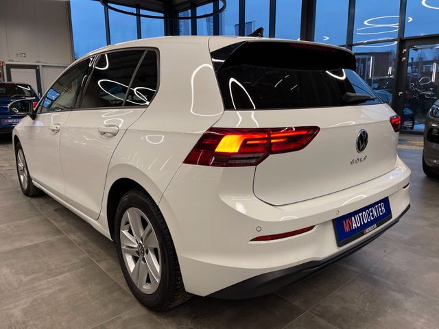 Volkswagen Golf VIII Lim. Life *LED*NAVI*PDC*AMBIENTE*CAR2X