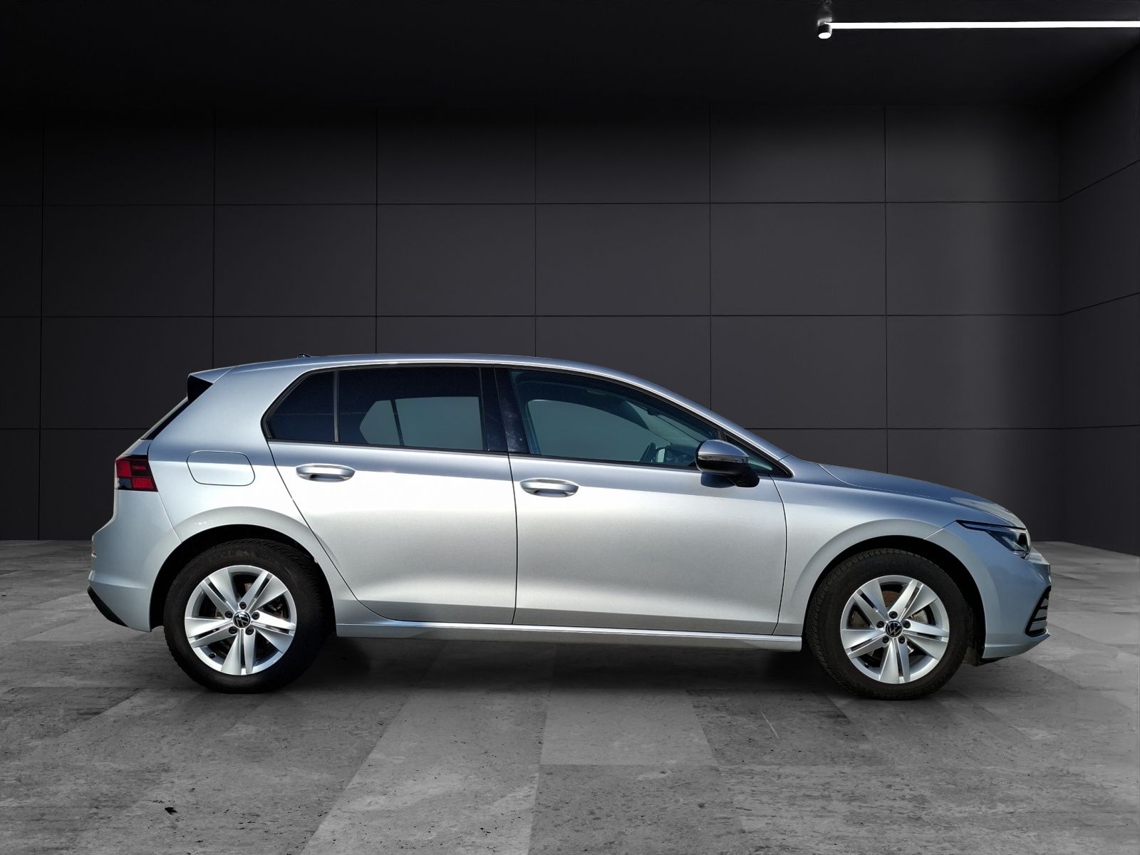Fahrzeugabbildung Volkswagen Golf VIII TSI Kamera ACC Navi LED
