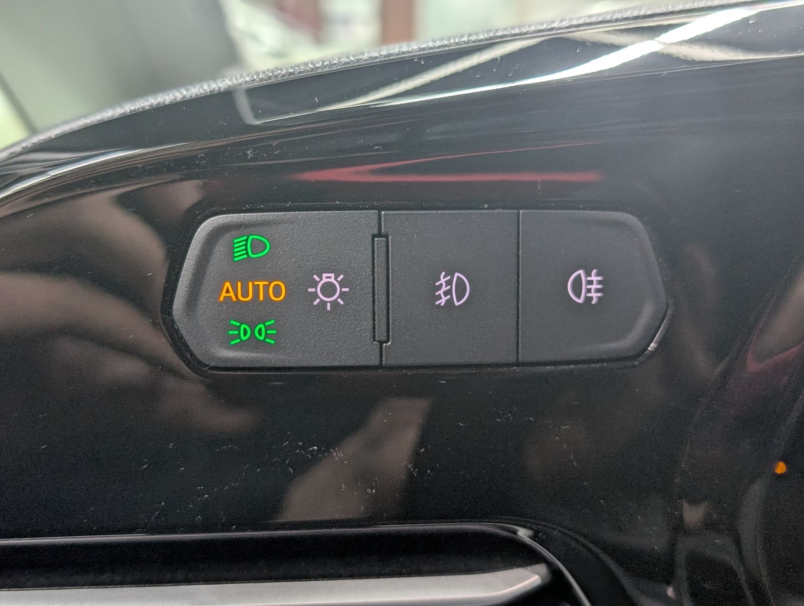 Fahrzeugabbildung Ford Tourneo Connect L2 Active 7-SI Bi-LED PANO AHK K