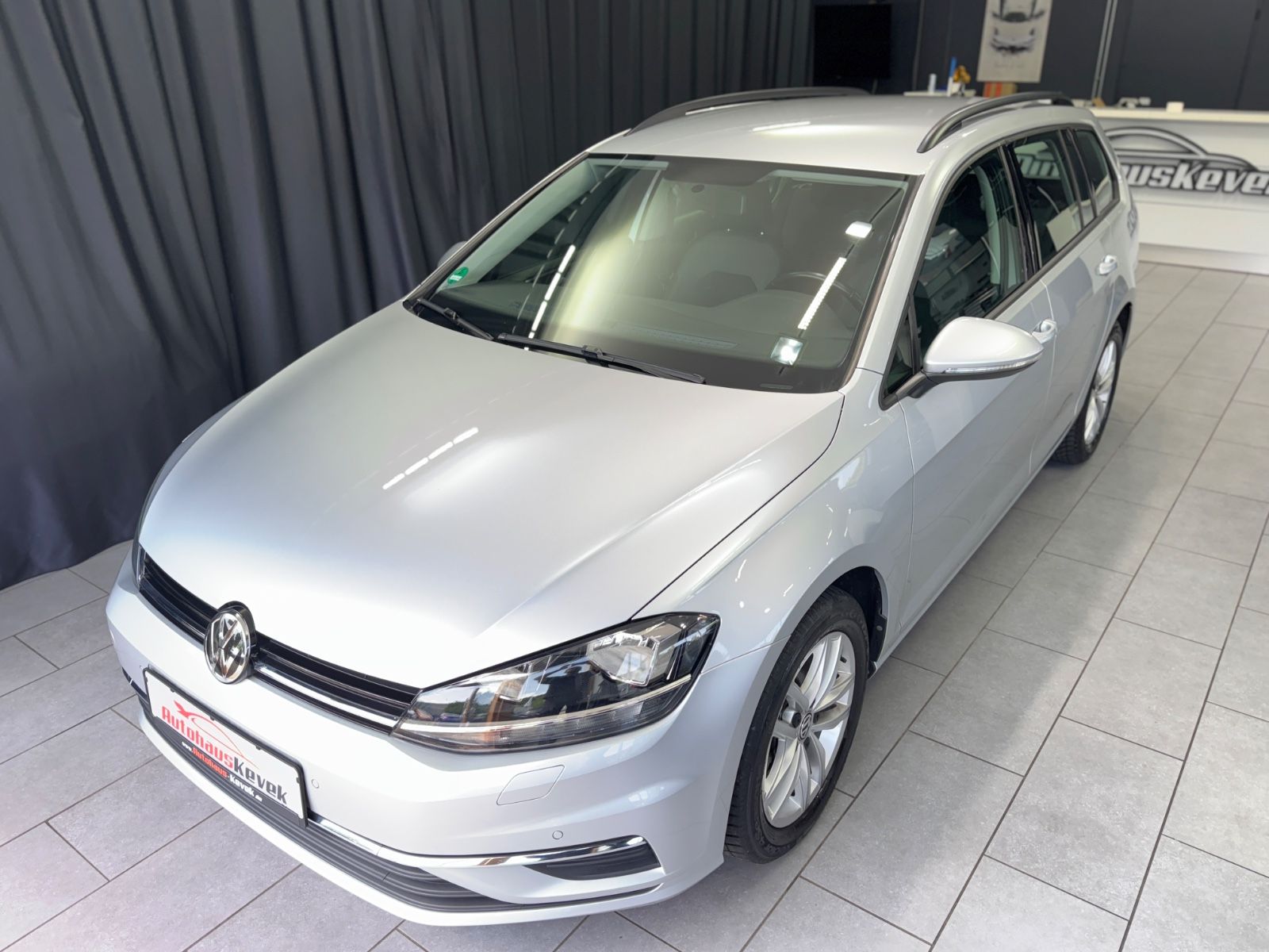 Fahrzeugabbildung Volkswagen Golf VII Variant Comfortline|NAVI|ACC|MASSAGE|