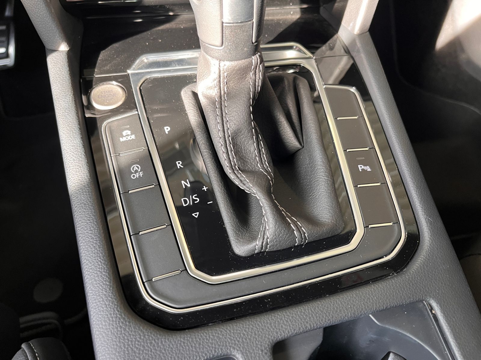 Fahrzeugabbildung Volkswagen Arteon R-Line KLIMA LED NAVI ALU