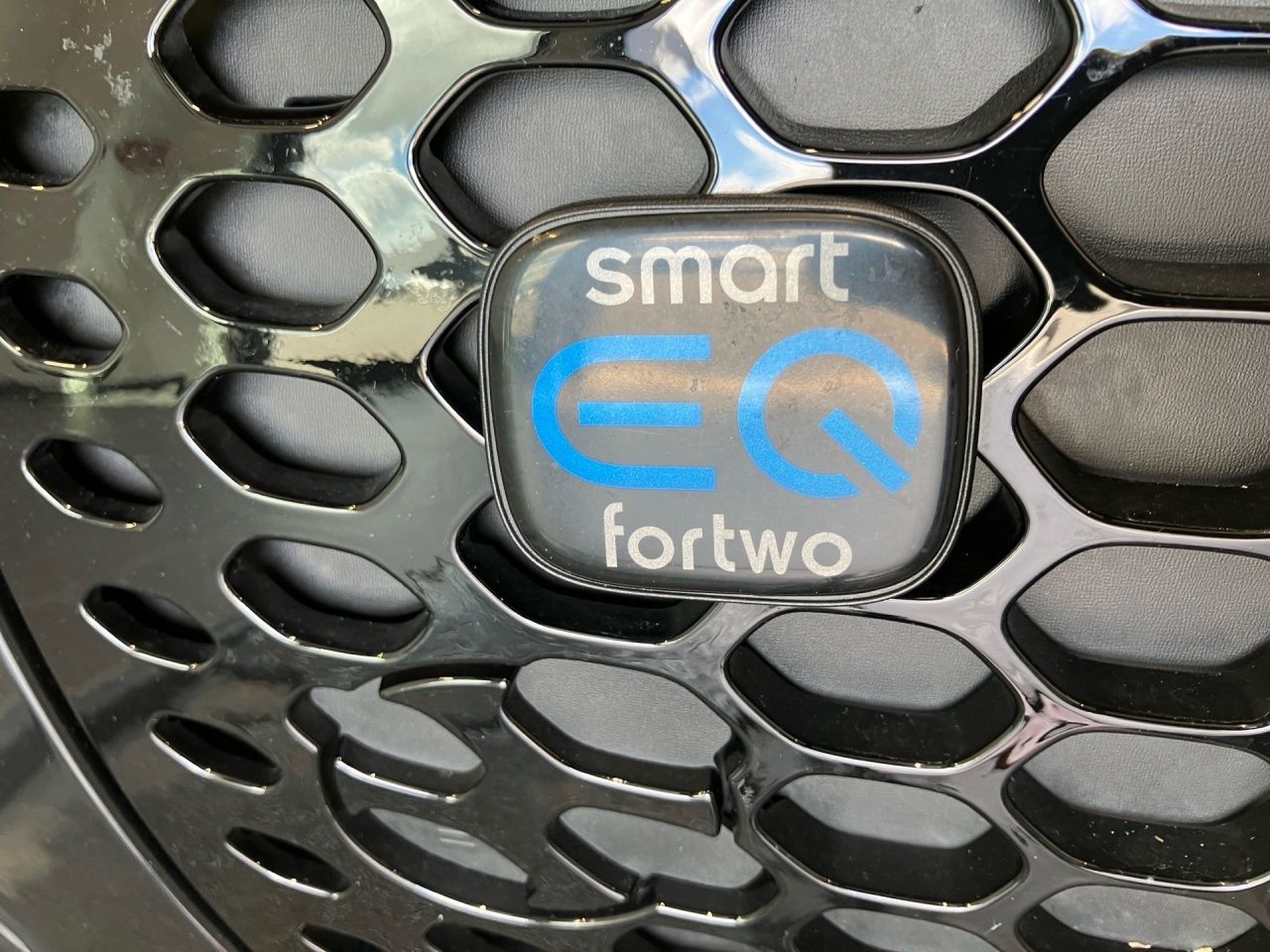 Fahrzeugabbildung Smart smart EQ fortwo 22KW+SITZHEIZ+KLIMAAUTO+DAB+USB