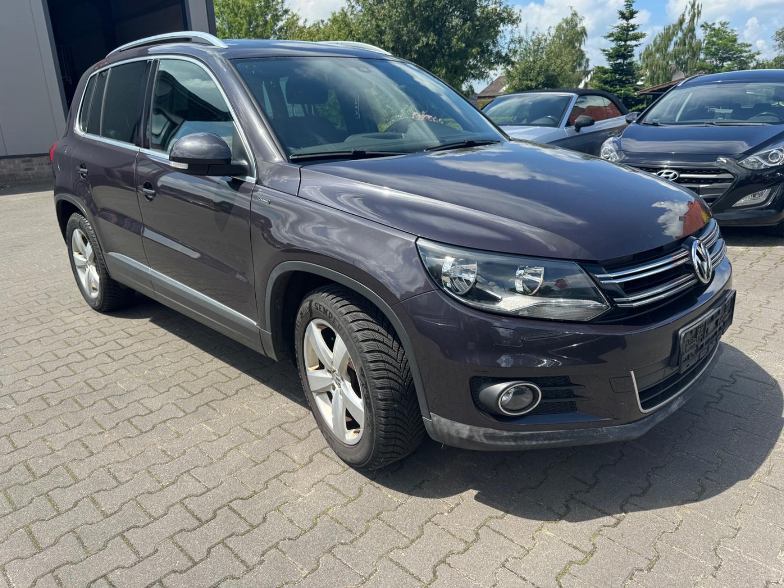 Volkswagen TiguanLoungeSport&Style Kamera Navi PDC MFL  AHK