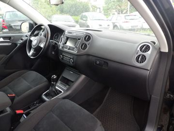 Volkswagen Tiguan - 9