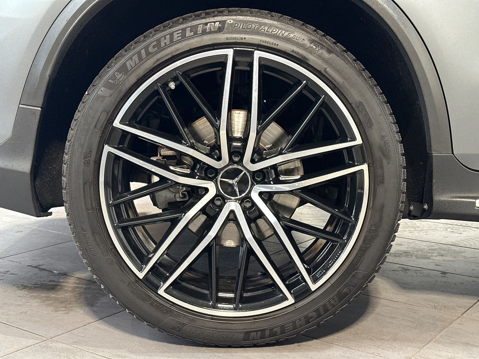 Fahrzeugabbildung Mercedes-Benz GLC 43 AMG 4Matic 9G NAV+LED+ACC+PANO+360°