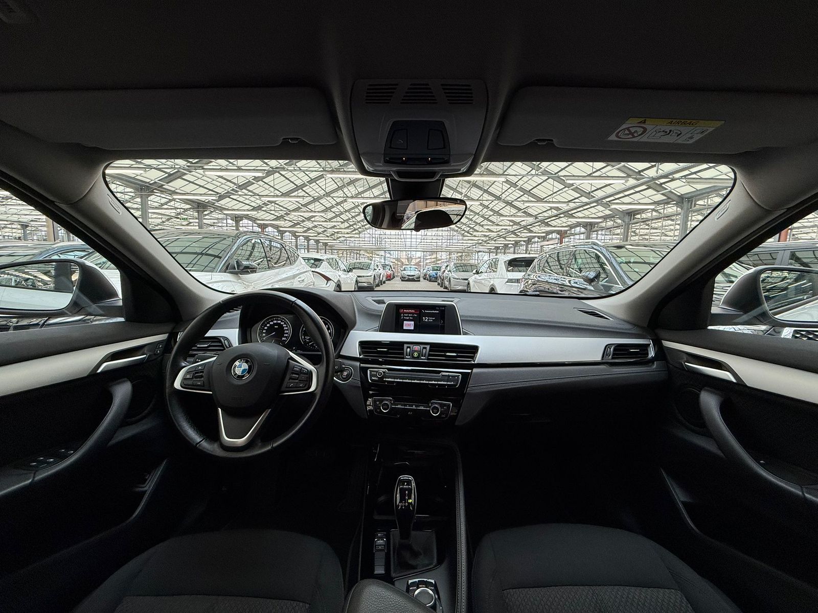 BMW X2 sDrive 20i LED|ParkPilot|Bluetooth|DAB foto 9