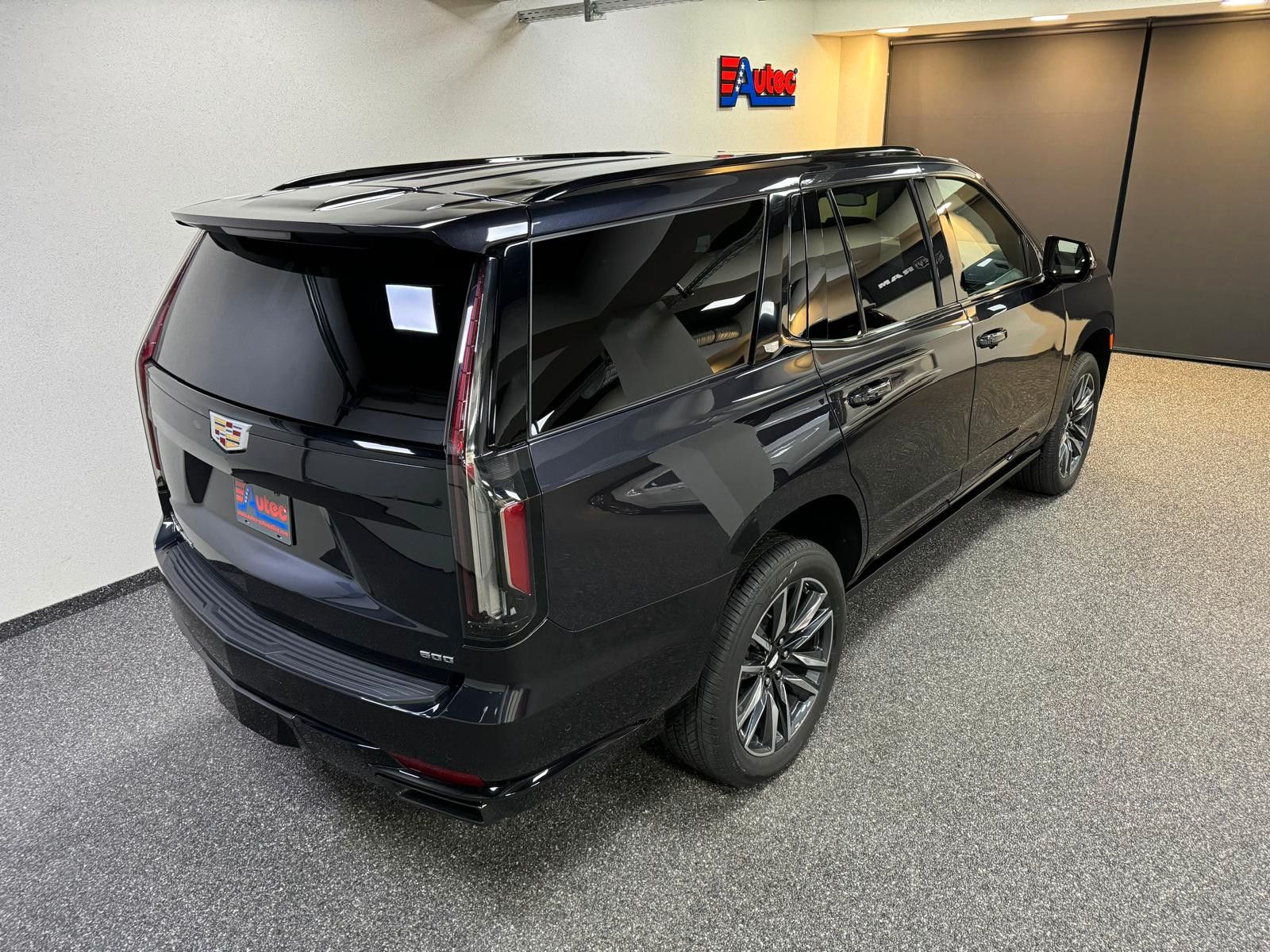 Fahrzeugabbildung Cadillac ESCALADE SPORT-PLATINUM 6.2 V8 -NIGHT VISiON 3 J