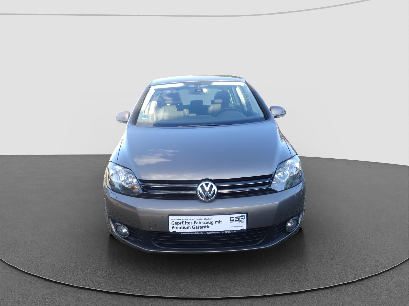Volkswagen Golf Plus 2011 — interior
