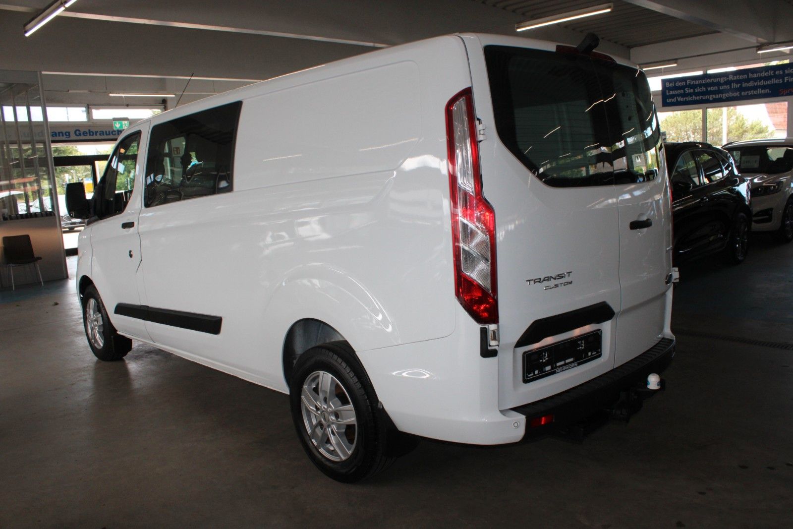 Fahrzeugabbildung Ford Transit Tourneo Custom TREND L2 MHEV 5-Sitze AHK