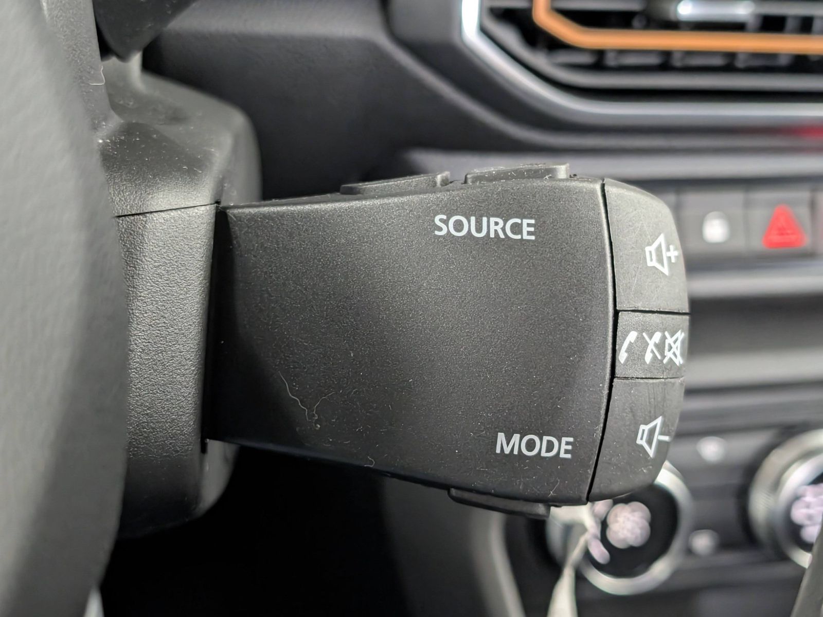 DACIA Sandero  Stepway TCe 90 Comfort Navi – Bild 26