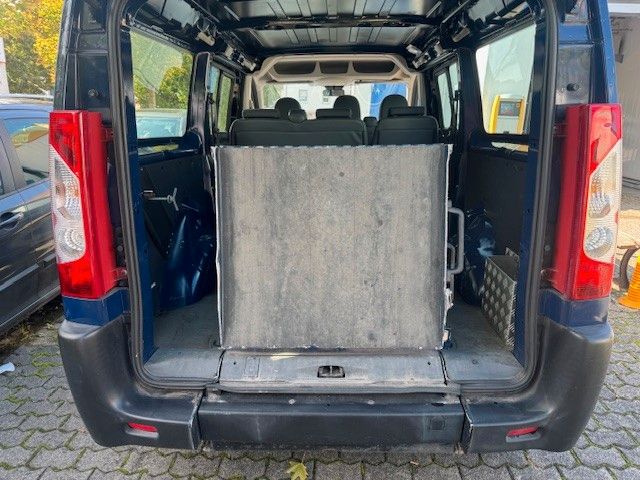 Fahrzeugabbildung Peugeot Expert Kasten L2H1 Kasten BEHINDERTEN UMBAU