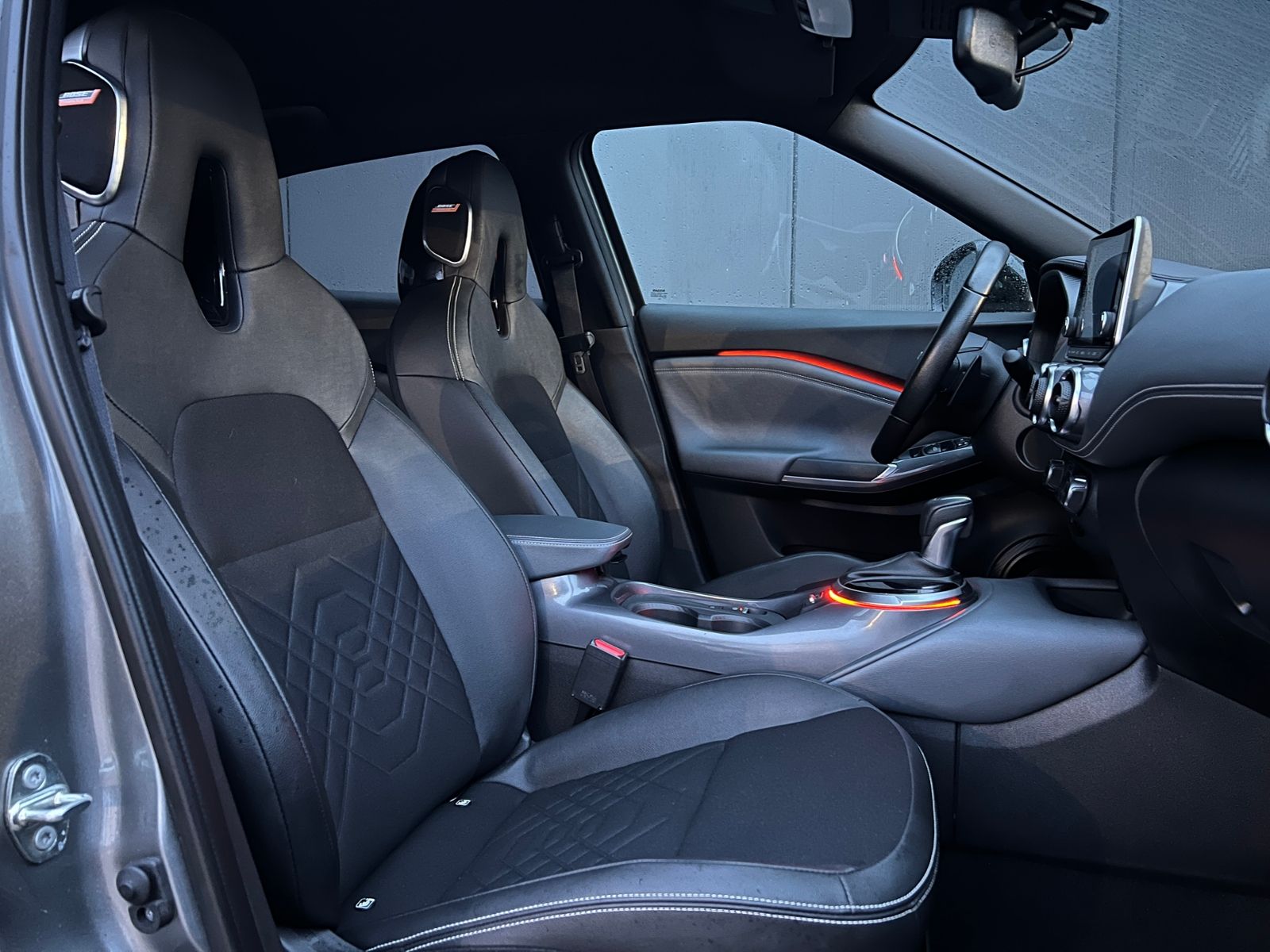 Fahrzeugabbildung Nissan Juke Tekna 1.0 DIG-T Automatik *BOSE, LED, 19" L