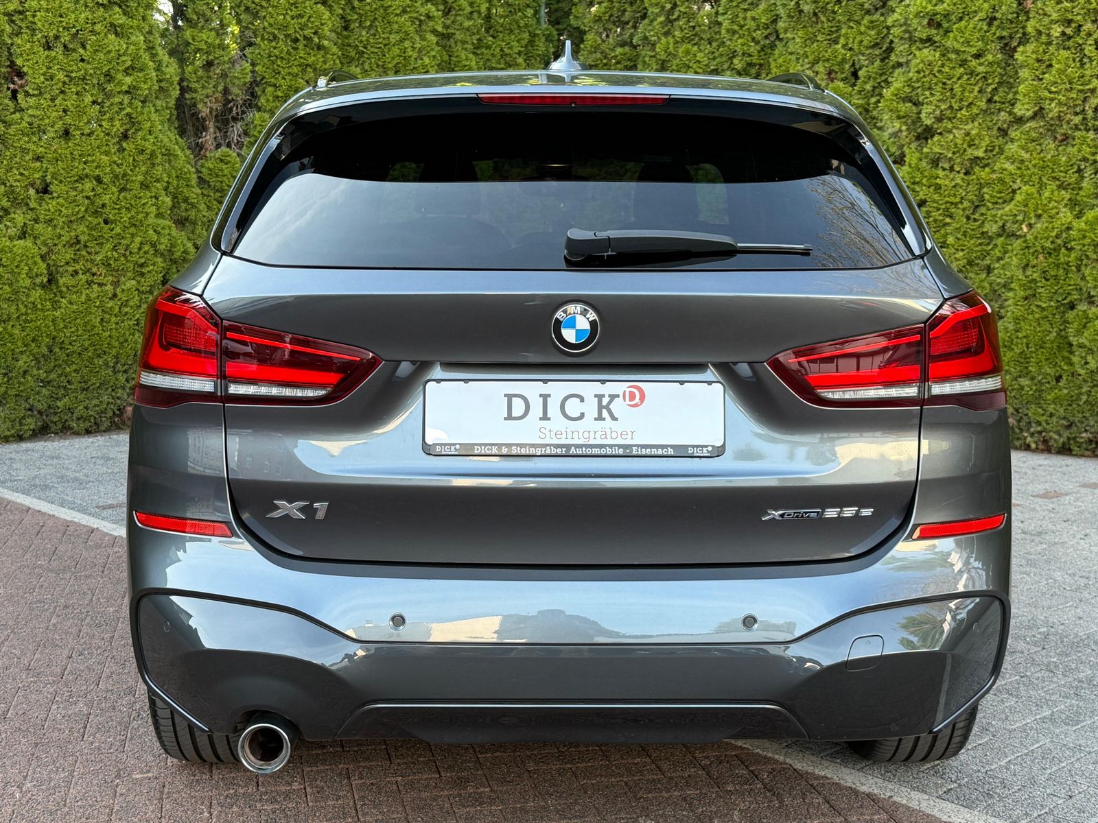 Fahrzeugabbildung BMW X1 xDrive 25 e M Sport/M PAKET LED+LEDER+NAV+SHZ
