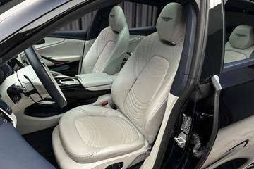 صورة 6 لـ 2024 Aston Martin DBX