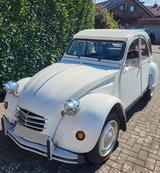 Citroën 2CV "Ente" - weiße Citroën 2 CV