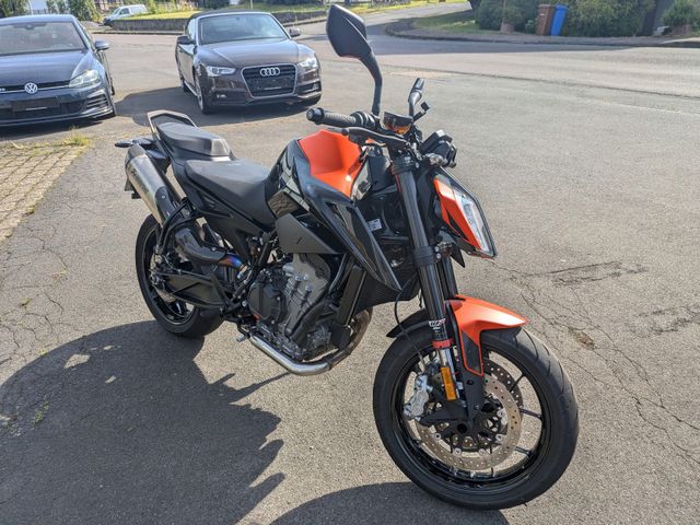 KTM 890 Duke Quick Akrapovic 1.Hand Unfallfrei