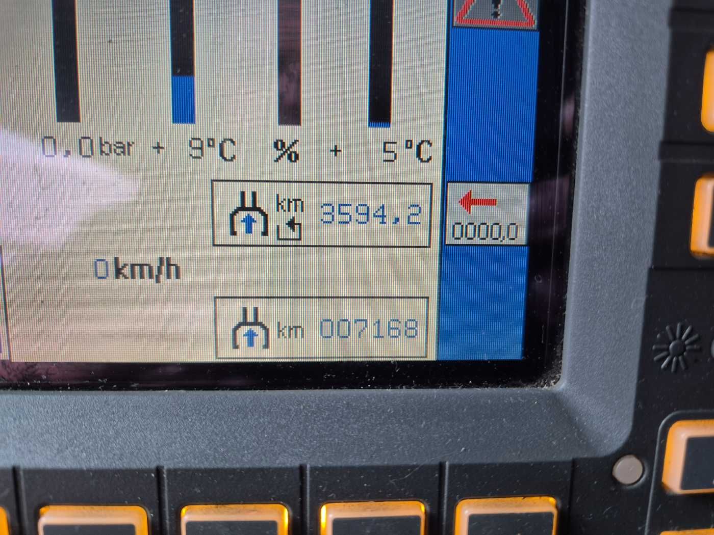 Fahrzeugabbildung Mercedes-Benz Actros 2032 A 4x4 Bucher STKF 9500 Airport 30x