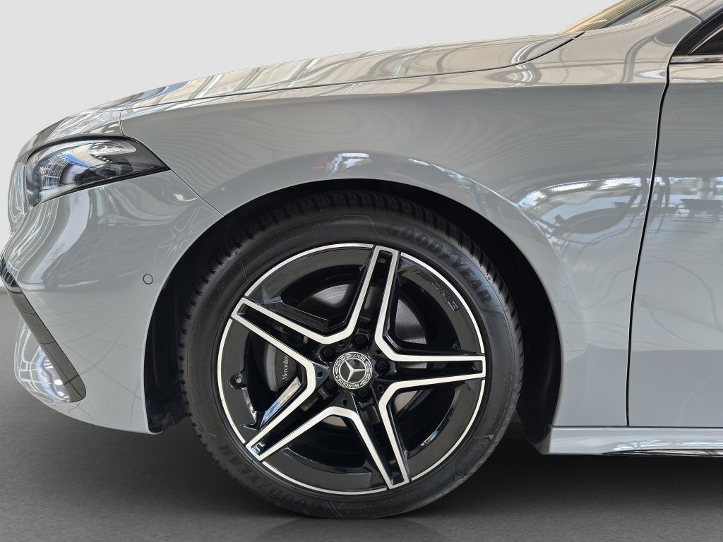 Fahrzeugabbildung Mercedes-Benz A 200 Kompaktlimousine AMG*Night*LED*SpH*PDC*RFK