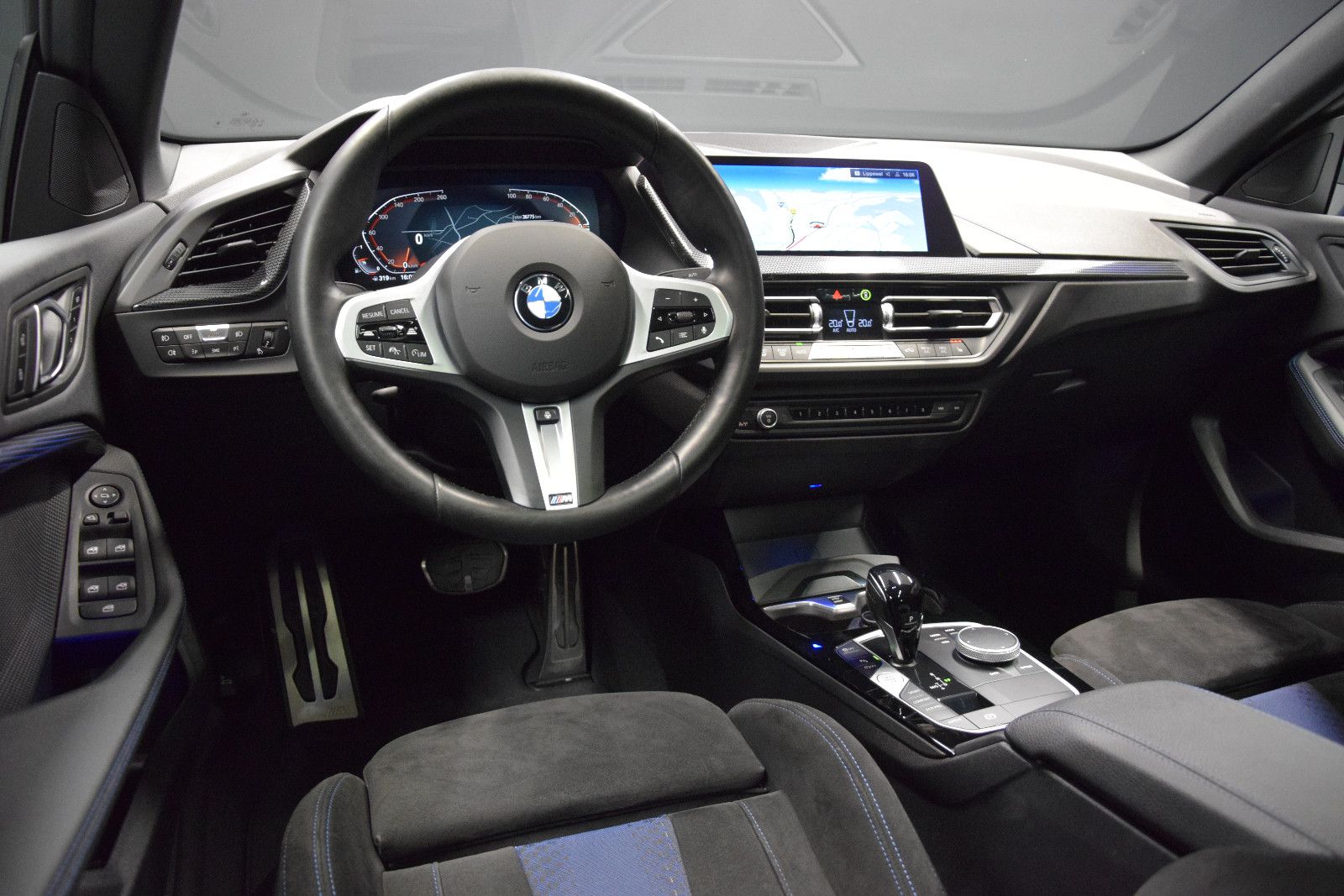 Fahrzeugabbildung BMW 218 i M Sport Gran Coupé Pano HuD Memory Schale