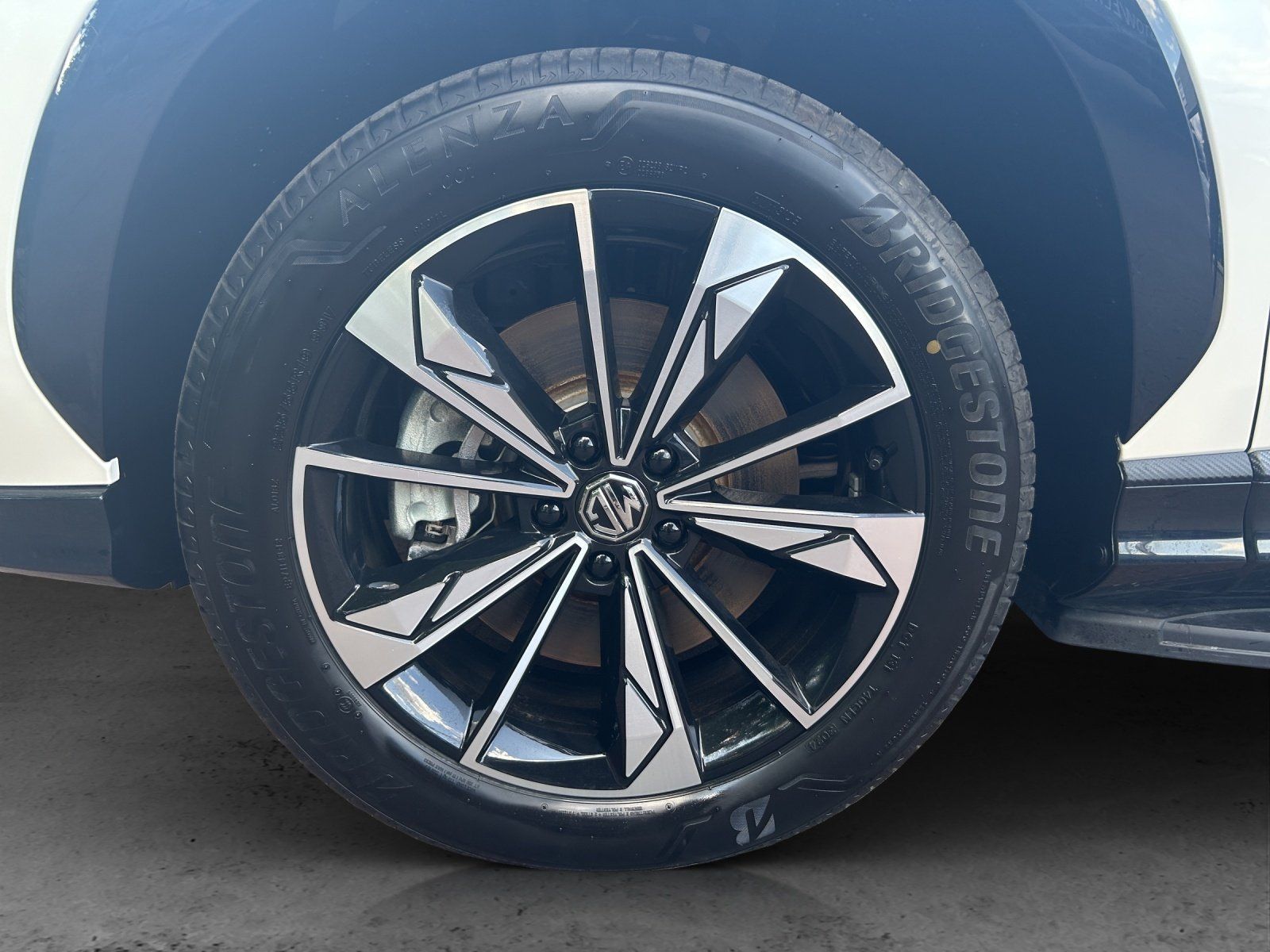 Fahrzeugabbildung MG MG HS Luxury PHEV AT