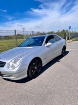 Mercedes-Benz Mersedes CLK 200 Kompressor TUV - Mercedes-Benz CLK 200 in Düsseldorf