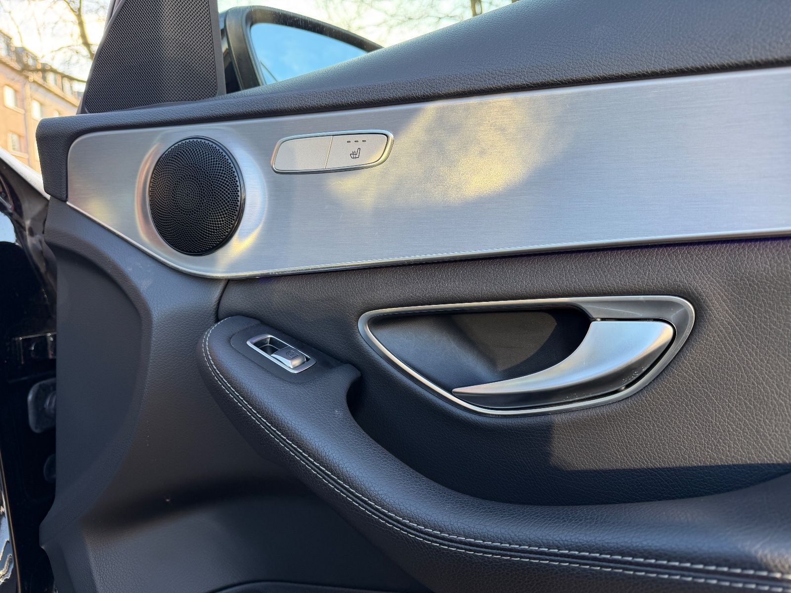 Fahrzeugabbildung Mercedes-Benz C 200 Lim. Avantgarde*SCHIEBEDACH*LED*ACC*TEILLE